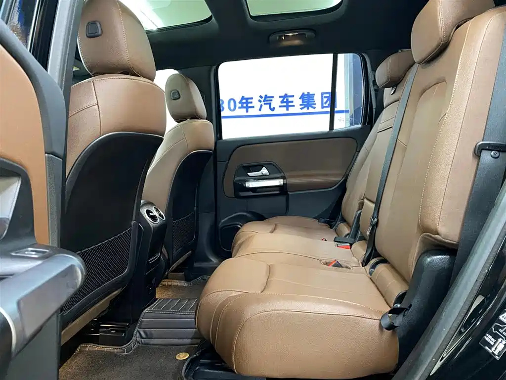 MERCEDES BENZ GLB 2023