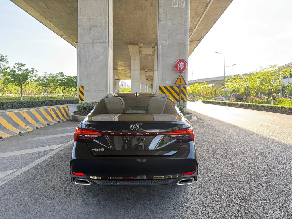 TOYOTA AVALON 2023