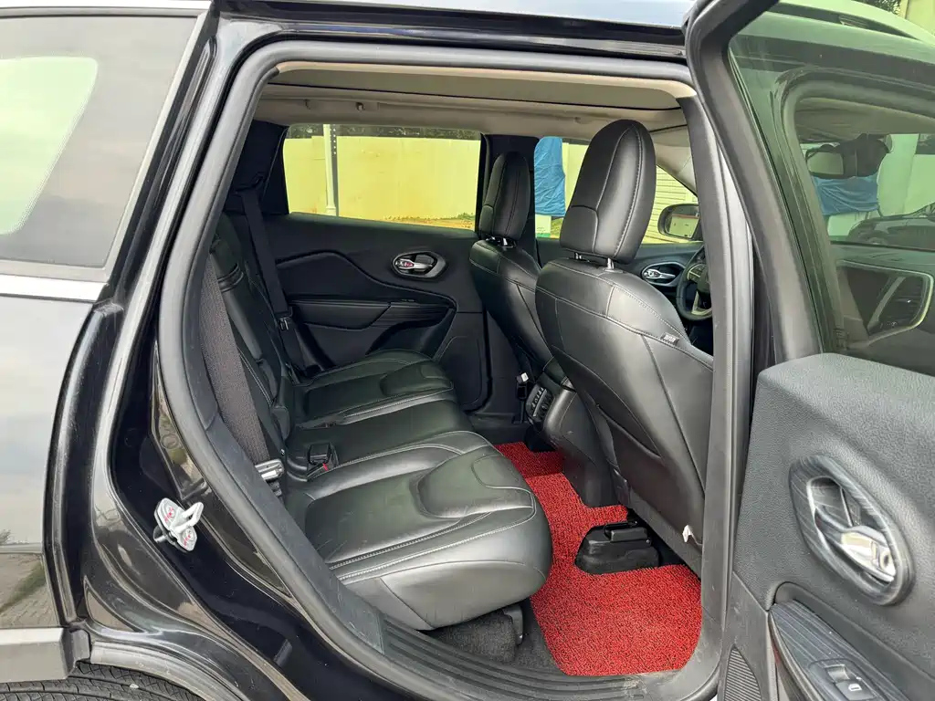 JEEP CHEROKEE 2019