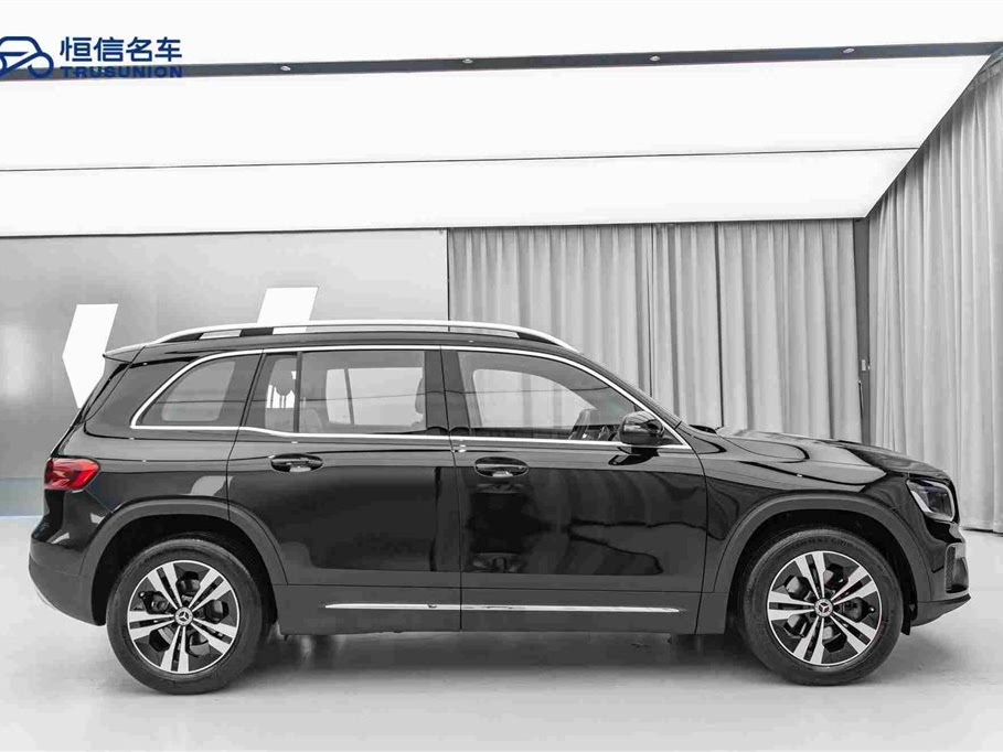 MERCEDES BENZ GLB 2024