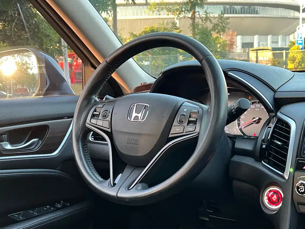 HONDA AVANCIER 2019