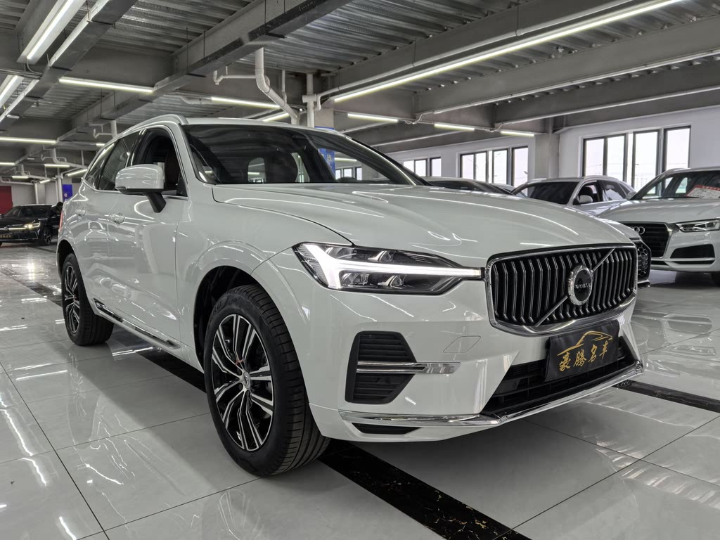 VOLVO XC60 2022
