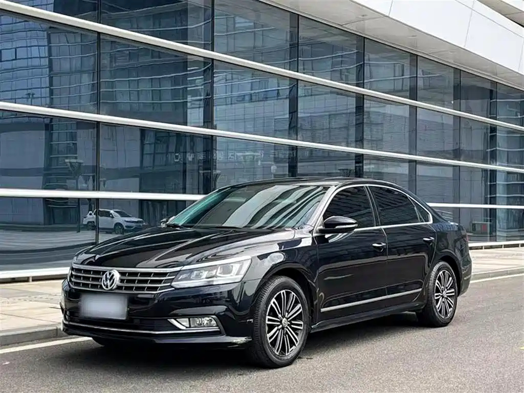VOLKSWAGEN PASSAT 2017