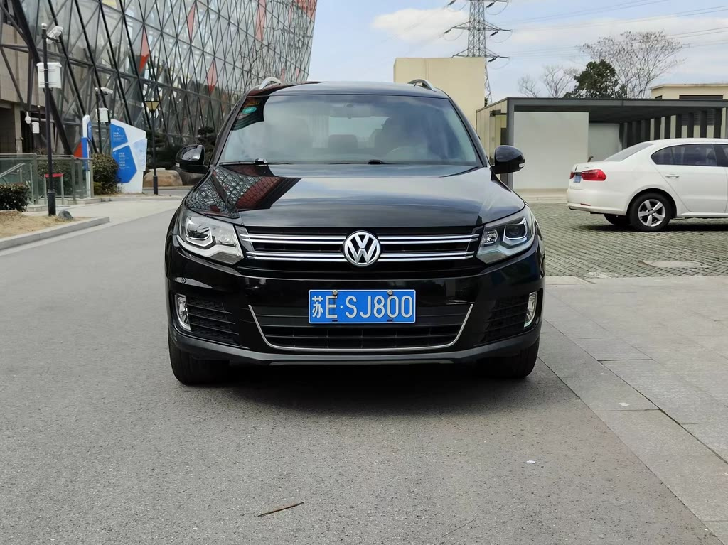 VOLKSWAGEN TIGUAN 2012