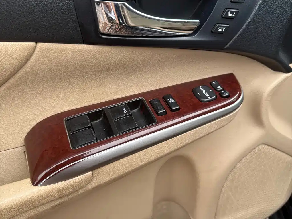 TOYOTA CAMRY 2012