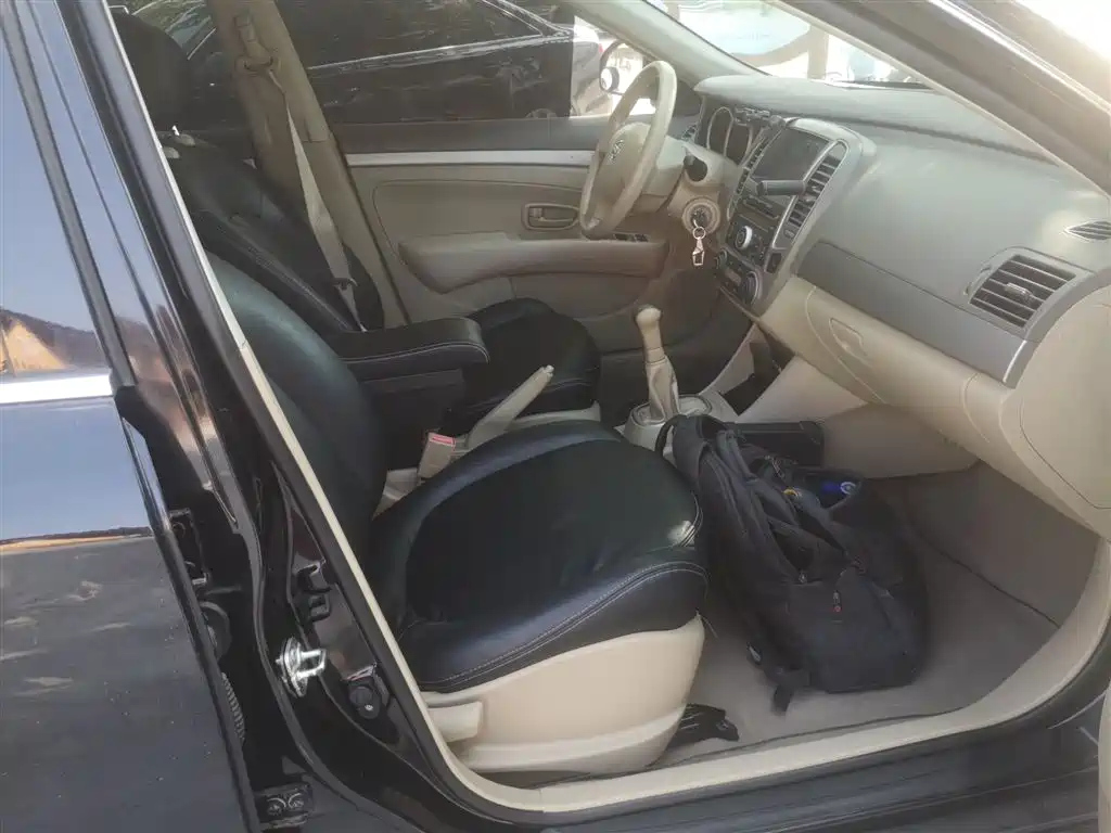 NISSAN SYLPHY 2012