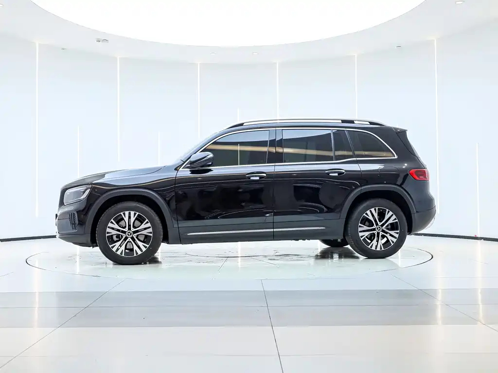 MERCEDES BENZ GLB 2024