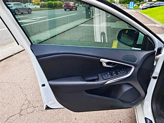 VOLVO V40 2017 YEAR T3 ELEGANT EDITION 2017