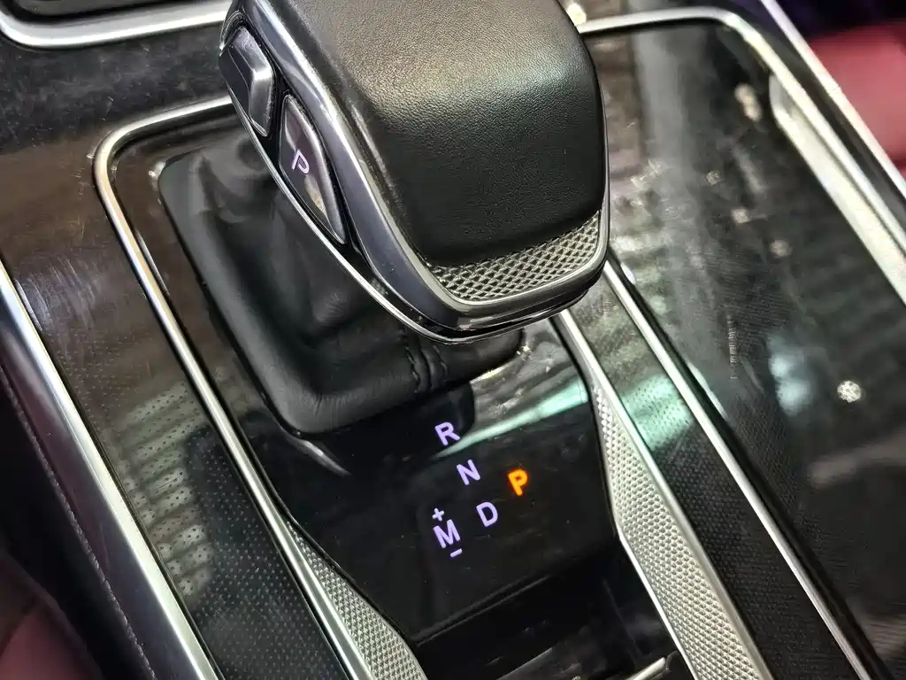 HONGQI HS5 2023