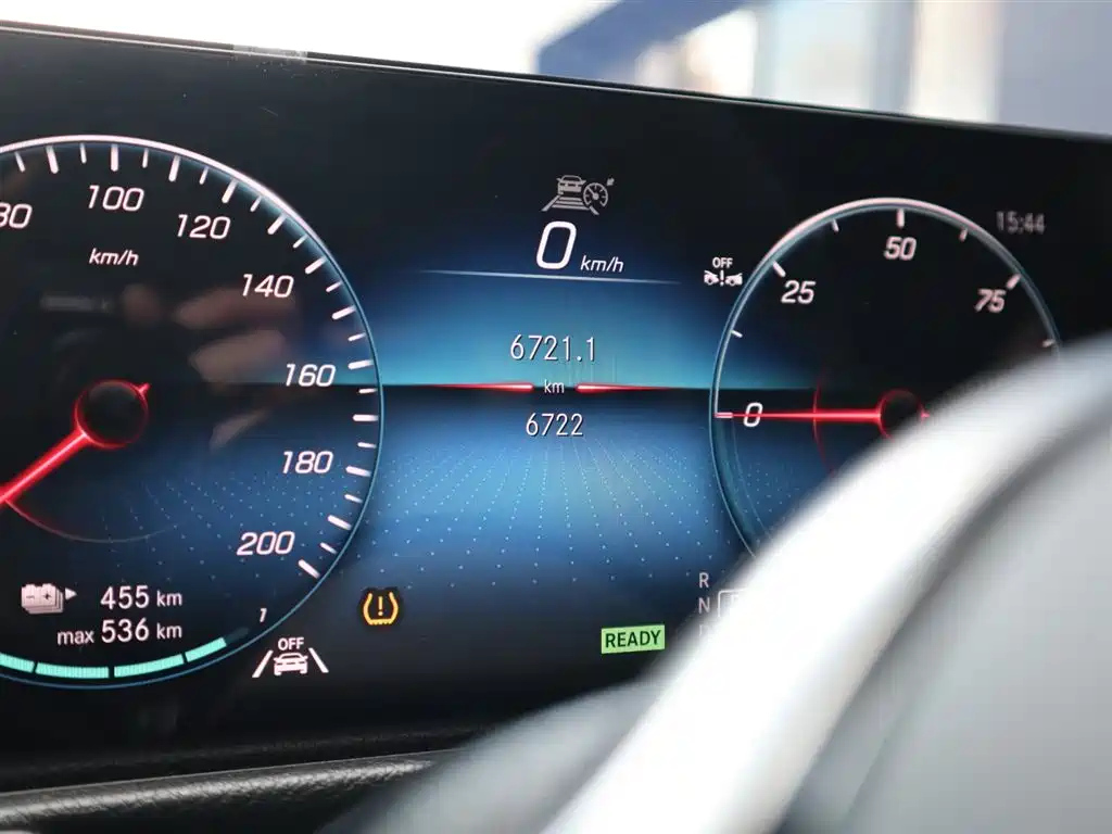 MERCEDES BENZ EQB 2023