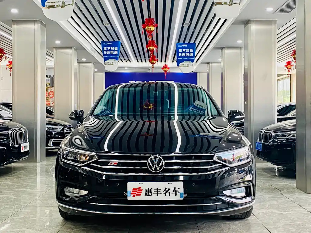 VOLKSWAGEN MAGOTAN 2022