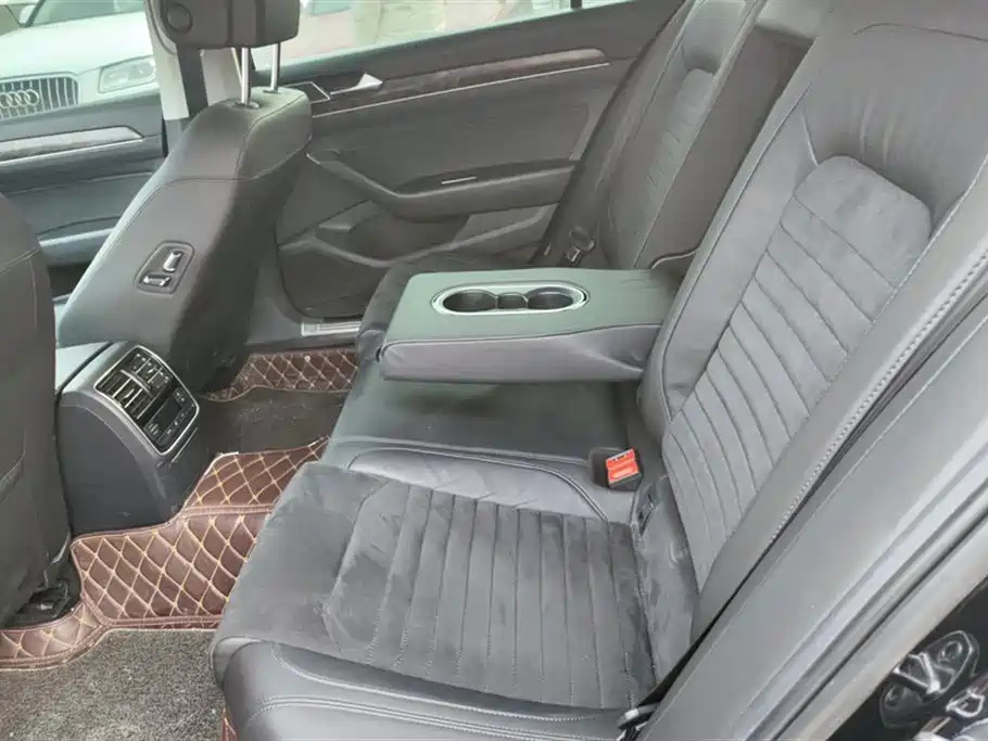 VOLKSWAGEN MAGOTAN 2017