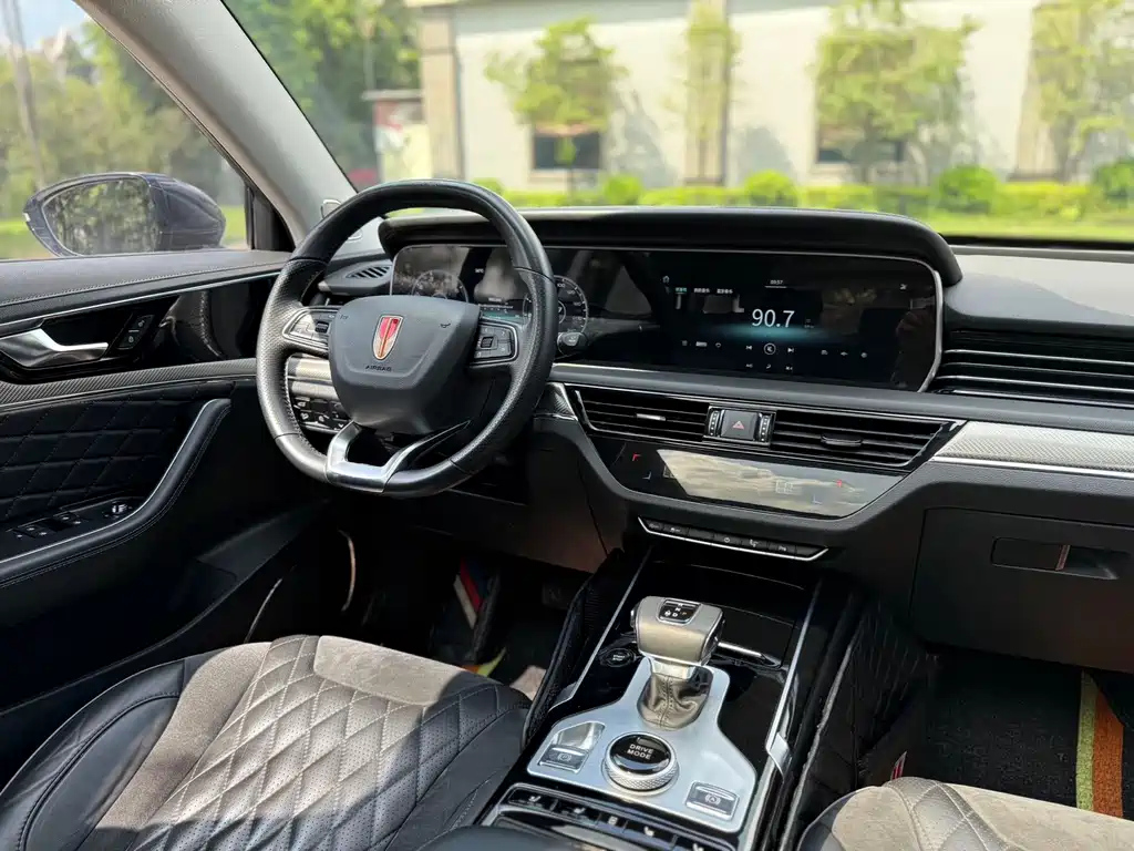 HONGQI HS5 2019