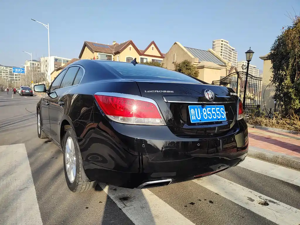 BUICK LACROSSE 2012