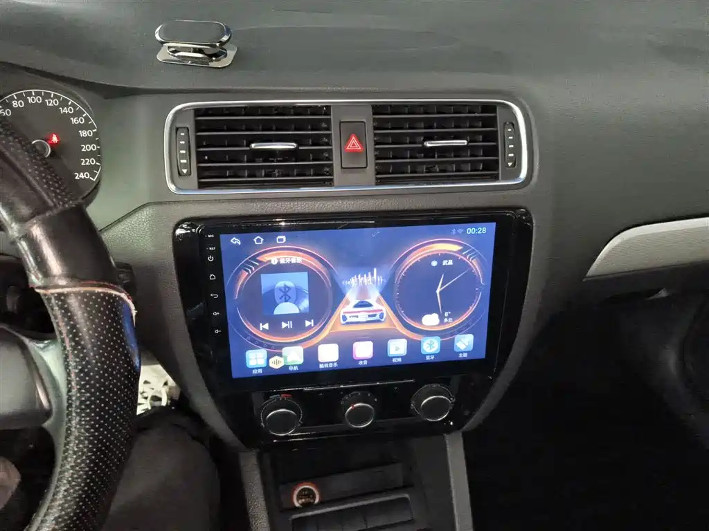 VOLKSWAGEN SAGITAR 2014