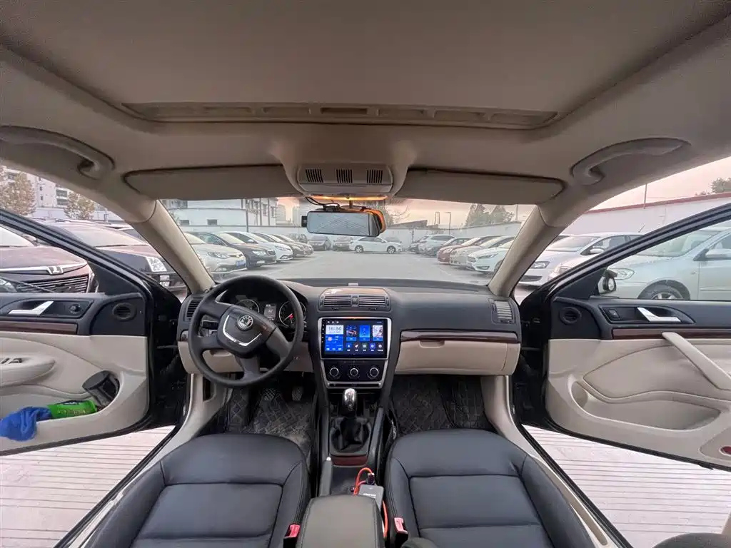 SKODA OCTAVIA 2011