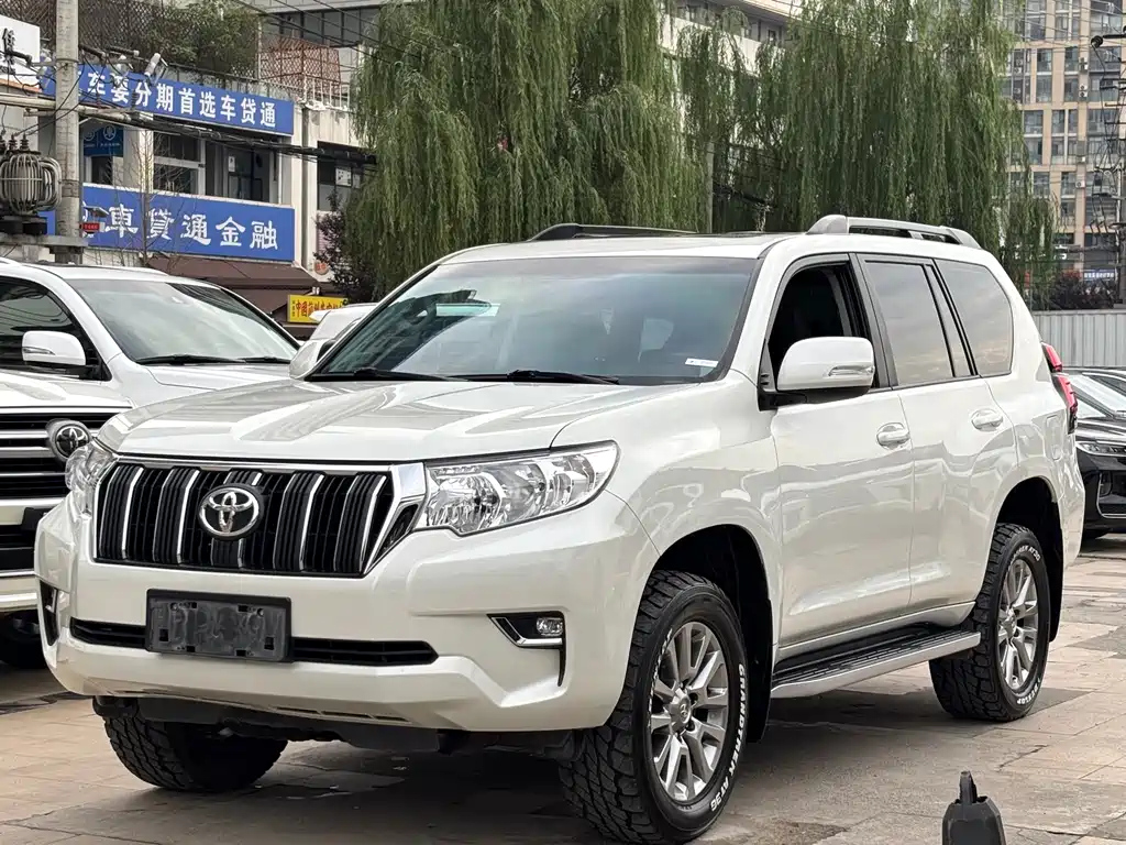 TOYOTA PRADO 2018