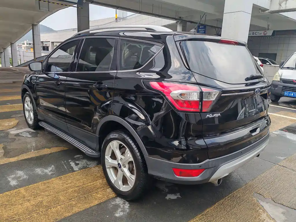 FORD ESCAPE 2017