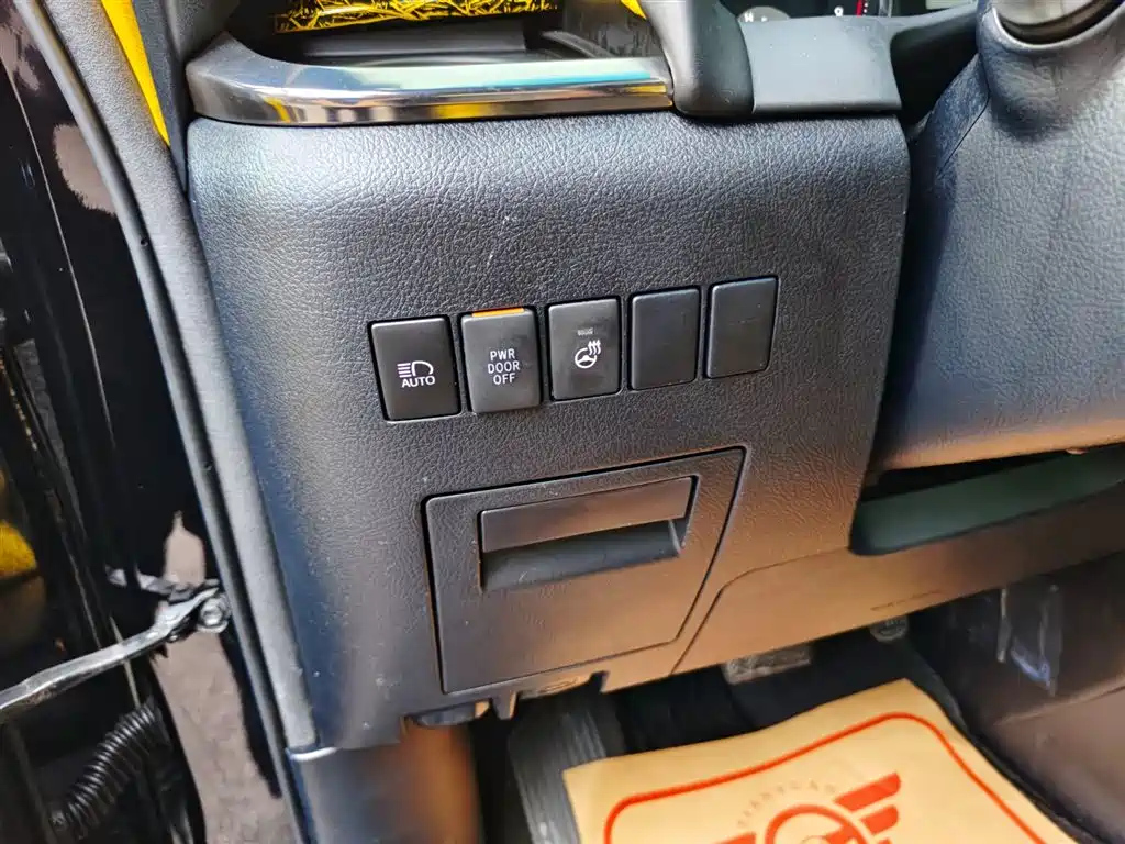 TOYOTA ALPHARD 2018