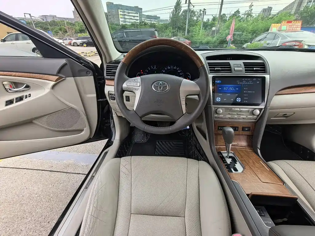 TOYOTA CAMRY 2011