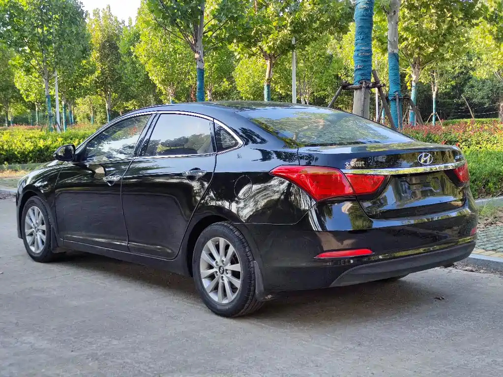 HYUNDAI MISTRA 2015