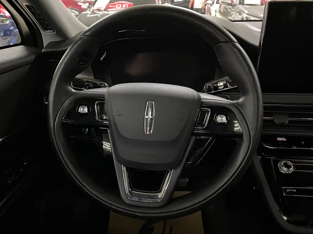 LINCOLN ADVENTURER 2022