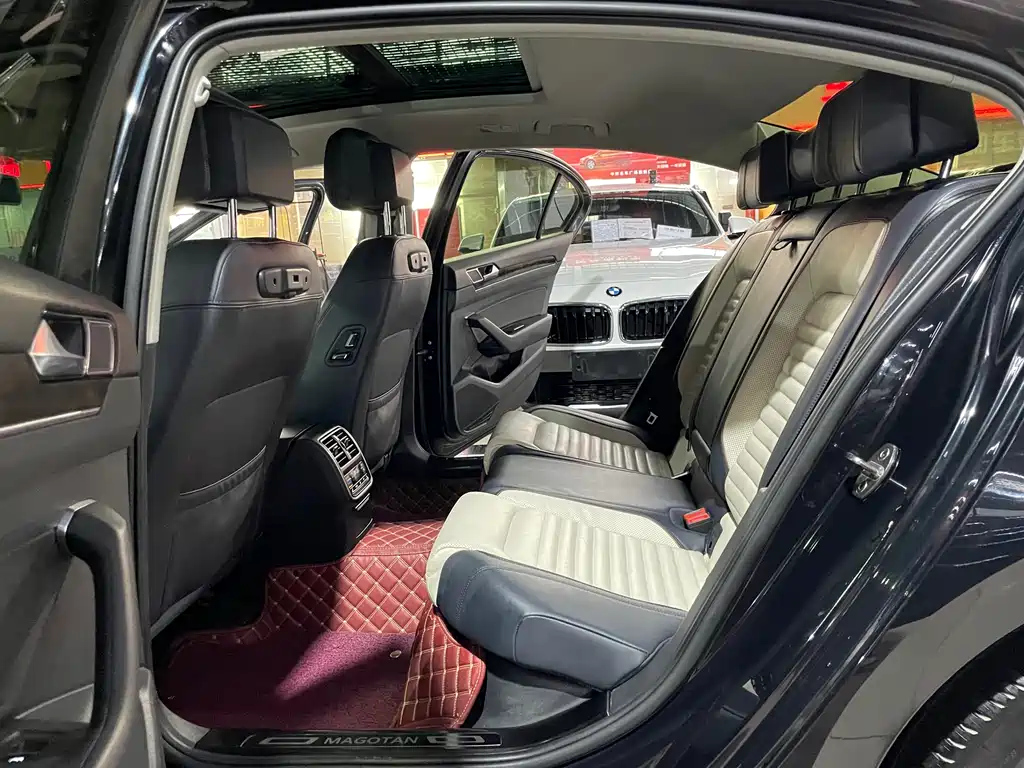 VOLKSWAGEN MAGOTAN 2018