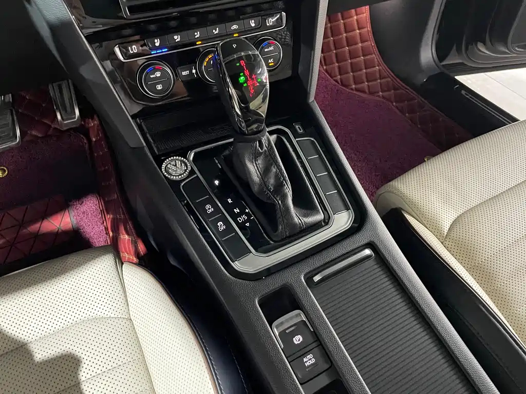 VOLKSWAGEN MAGOTAN 2018