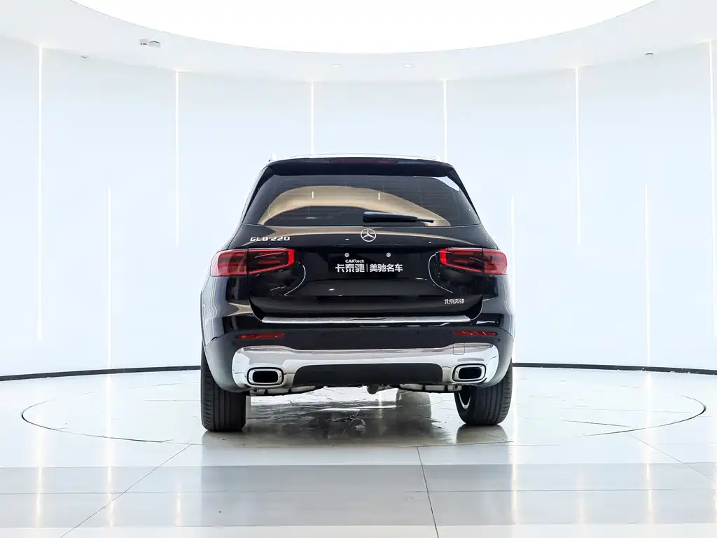 MERCEDES BENZ GLB 2024