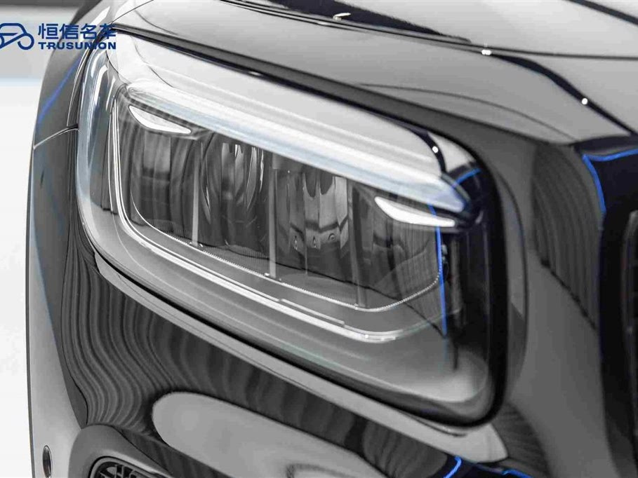 MERCEDES BENZ GLB 2024