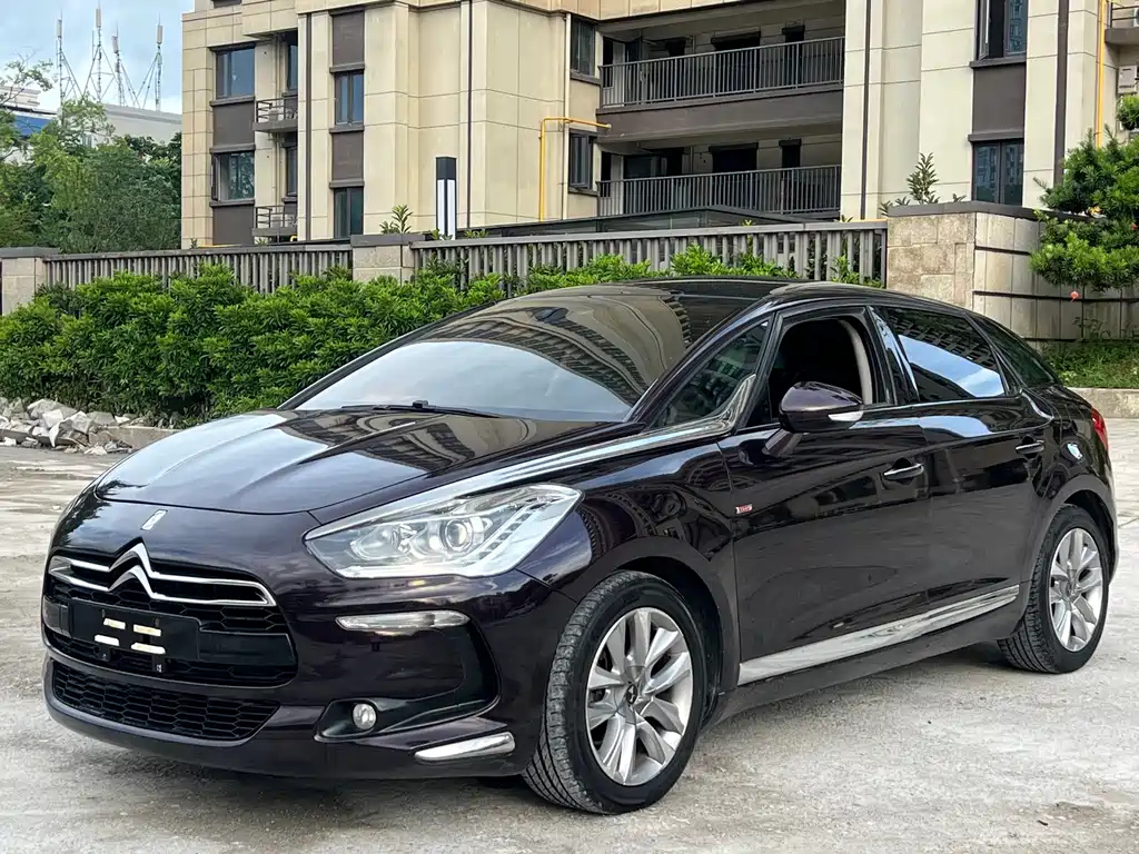DS 5 2014