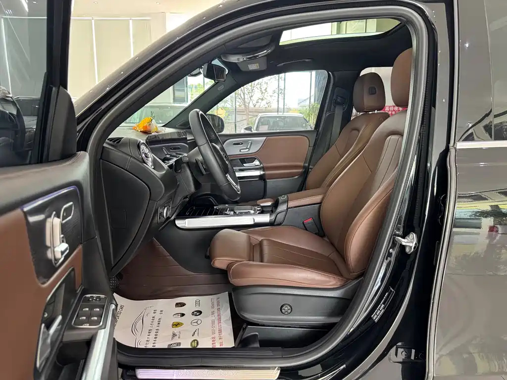 MERCEDES BENZ GLB 2023