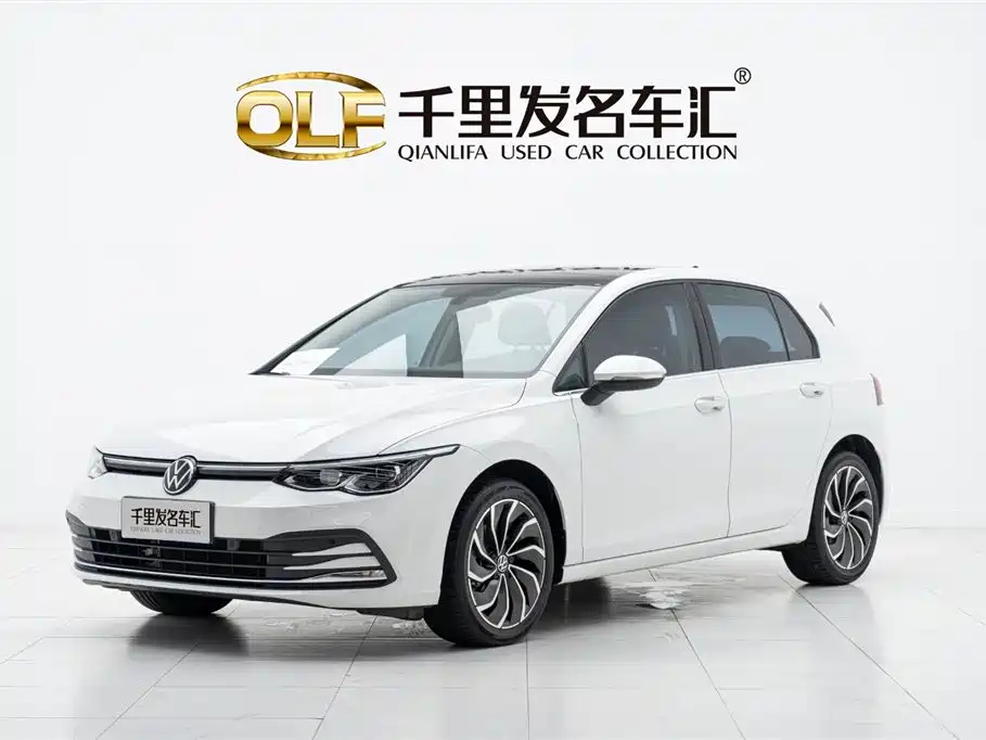 VOLKSWAGEN GOLF 2023
