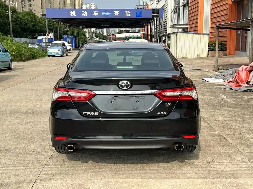 TOYOTA CAMRY 2019