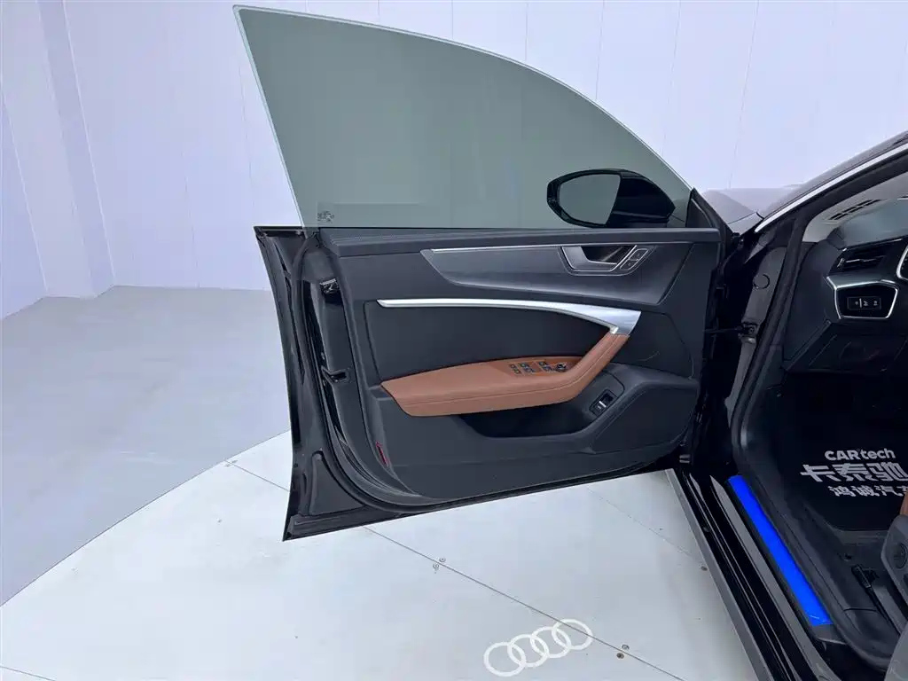 AUDI A7L 2024