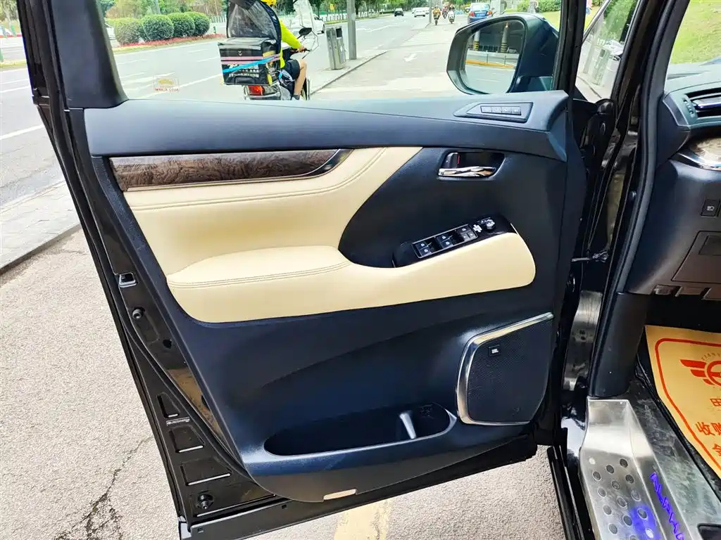 TOYOTA ALPHARD 2019