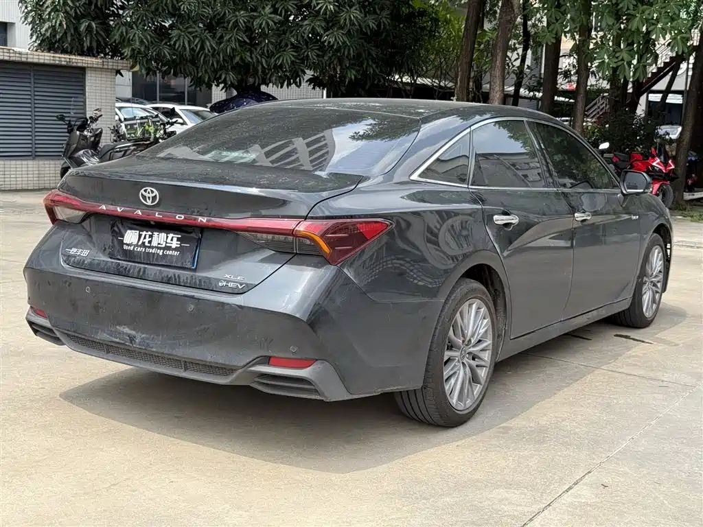 TOYOTA AVALON 2024