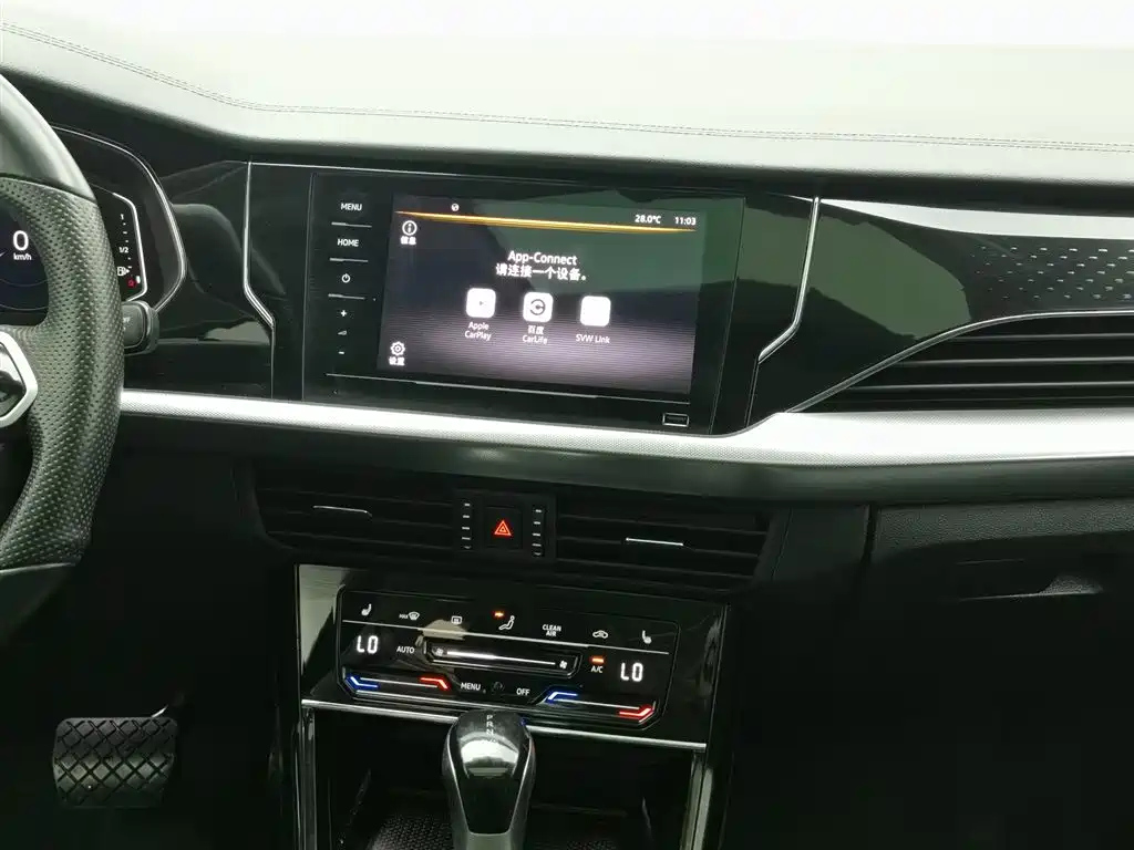 VOLKSWAGEN PASSAT 2023