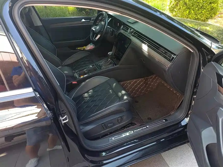 VOLKSWAGEN MAGOTAN 2020