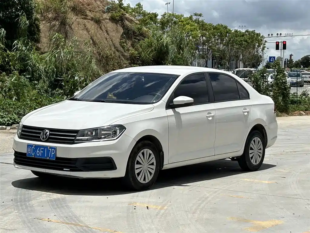 VOLKSWAGEN SANTANA 2016