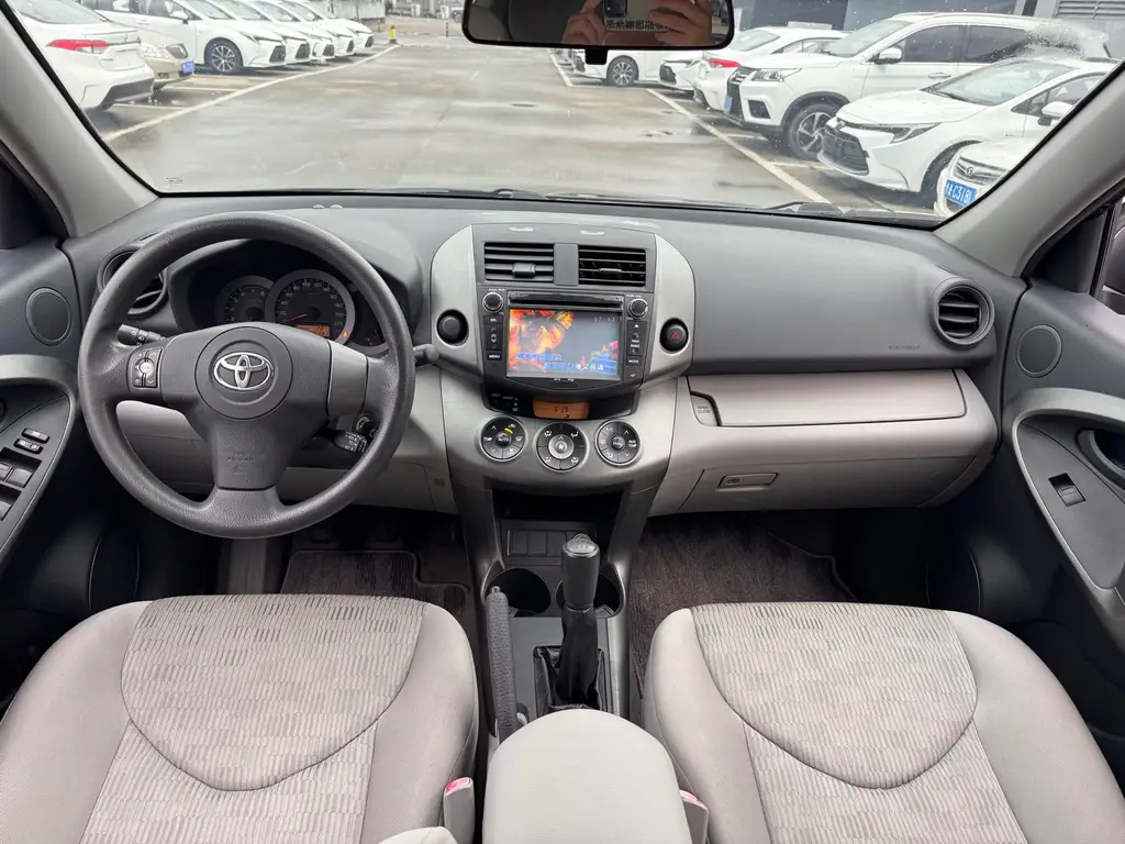 TOYOTA RAV4 RONGFANG 2011