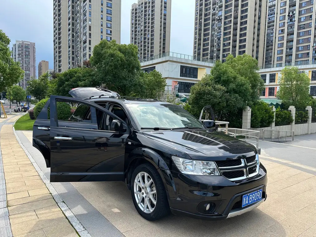DODGE JCUV 2014