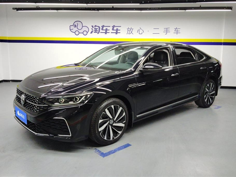 VOLKSWAGEN PASSAT 2022