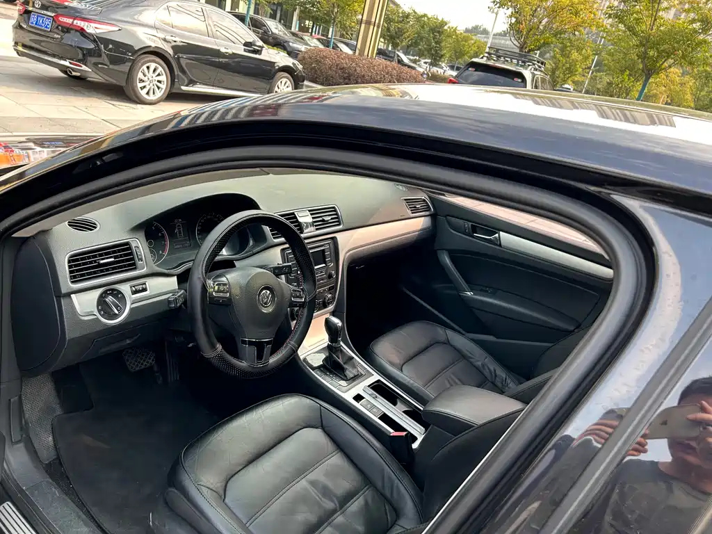 VOLKSWAGEN PASSAT 2015