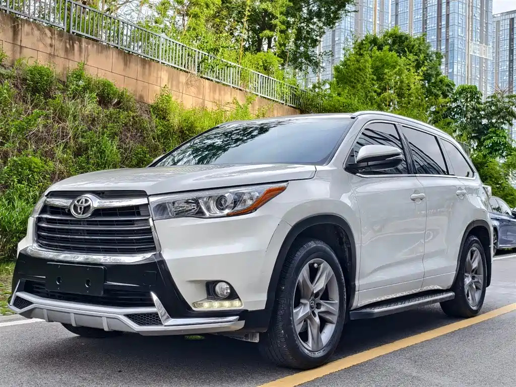 TOYOTA HIGHLANDER 2015