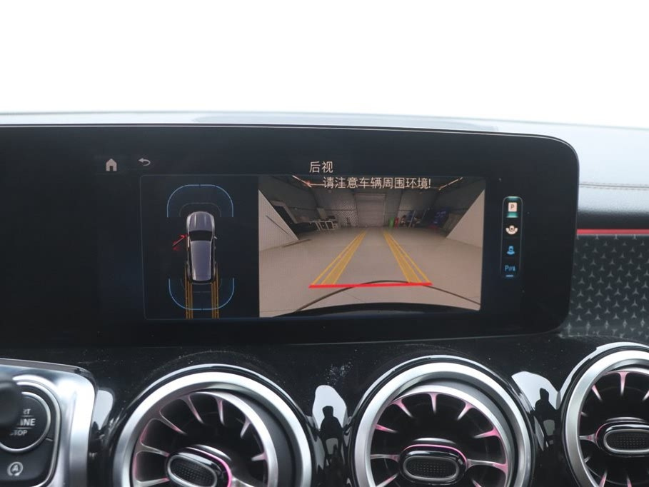 MERCEDES BENZ GLB 2023