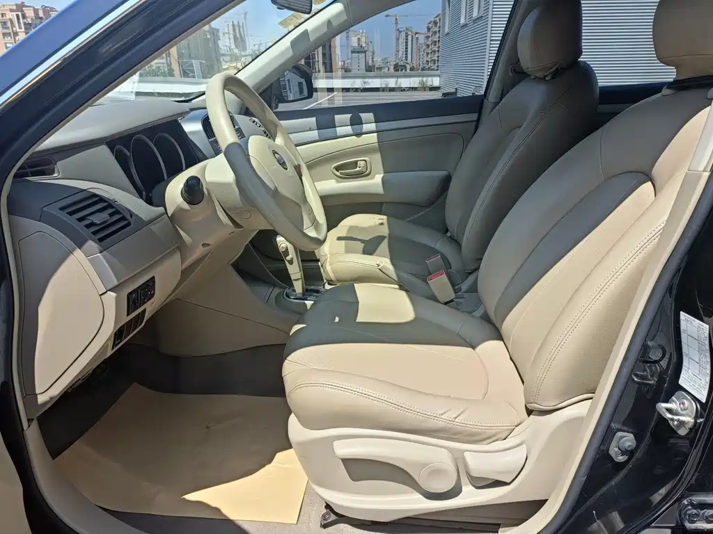NISSAN SYLPHY 2017