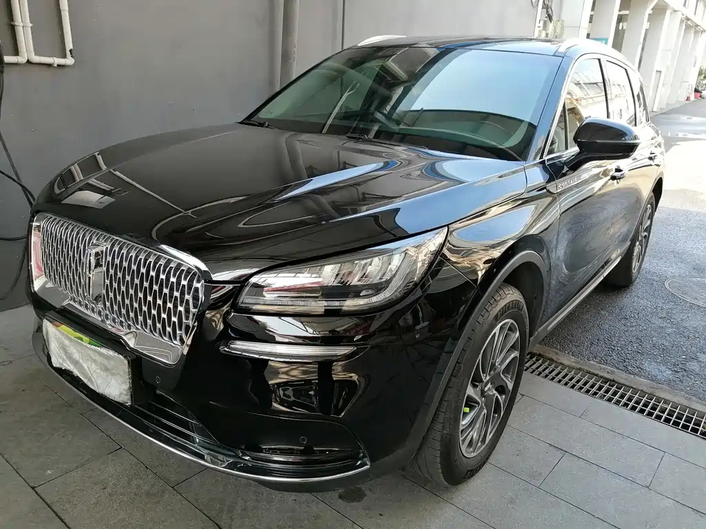 LINCOLN ADVENTURER 2022