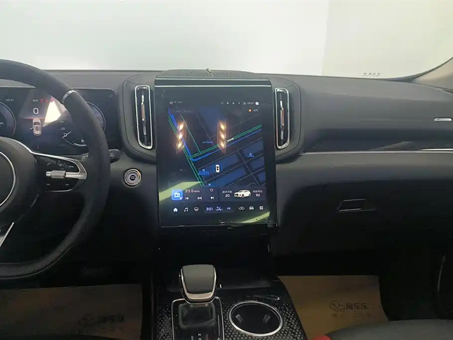HONGQI HS3 2024