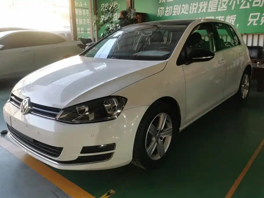 VOLKSWAGEN GOLF 2016